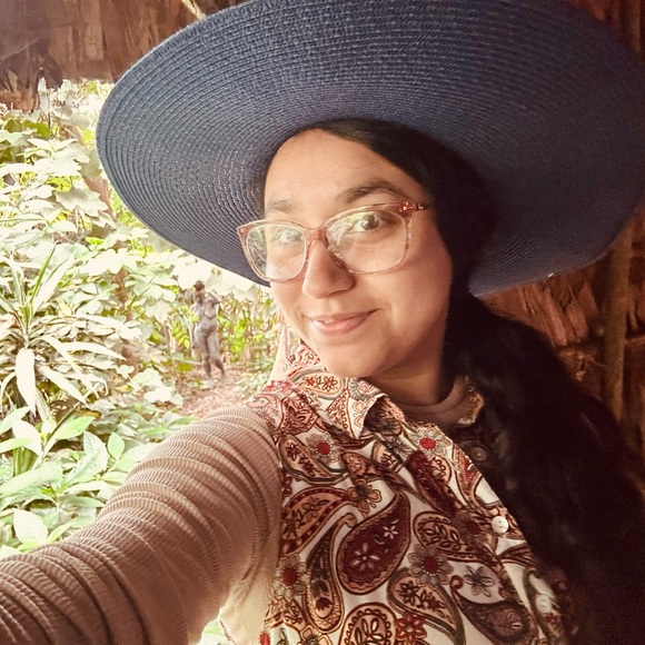 Meet your Posher, Emily - Picture 12 of 17